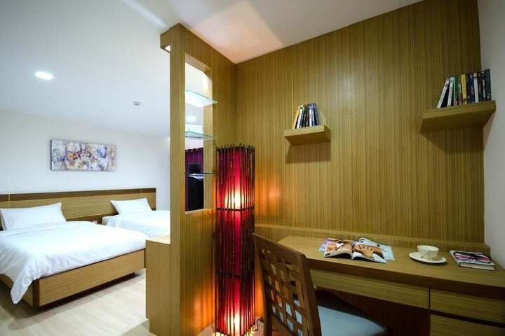 Room 25 of 42