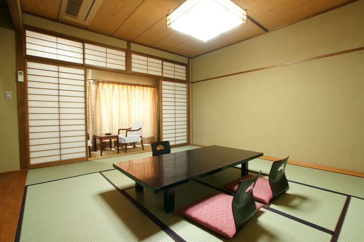 Room 10 of 25