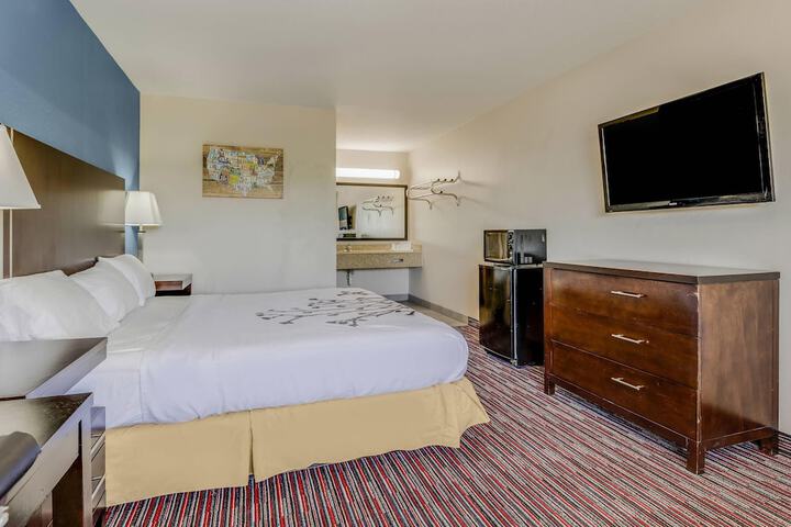 Room 32 of 38