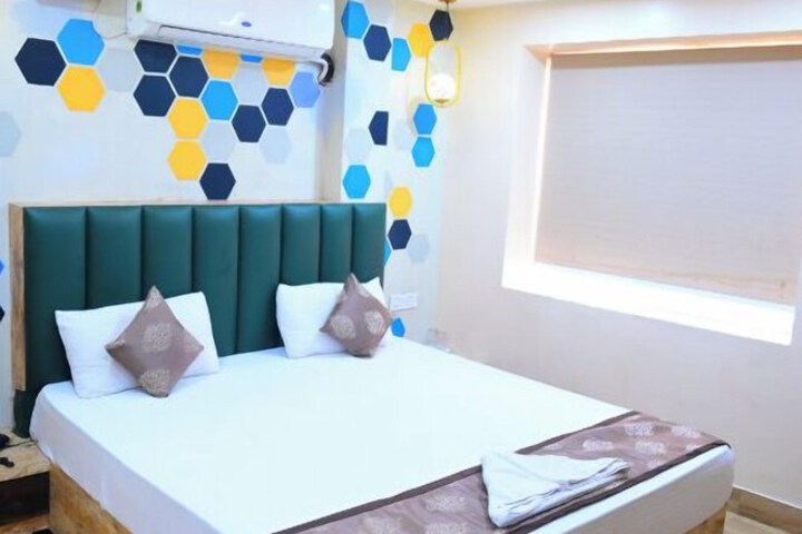 Room 10 of 22