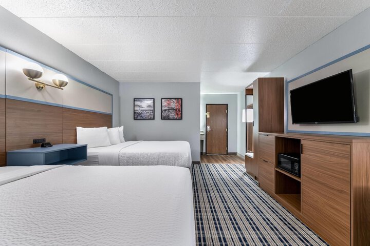 Room 43 of 73