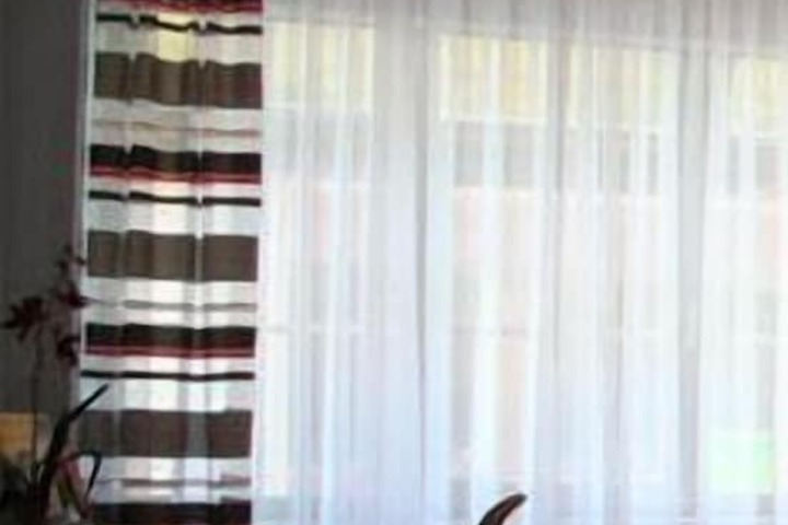 Room 4 of 37