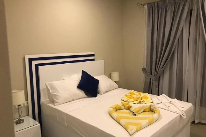 Room 3 of 8