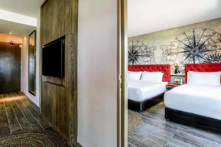 Room 18 of 157