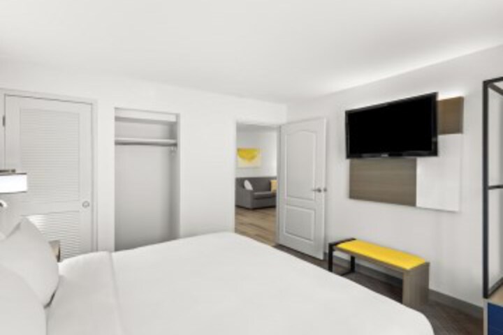 Room 4 of 41