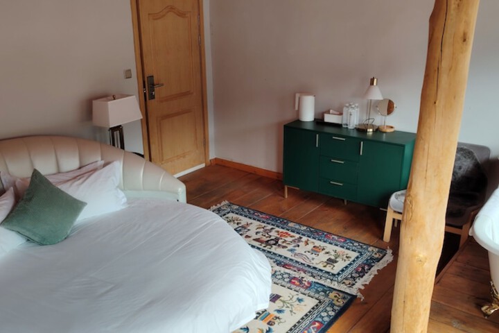 Room 16 of 86
