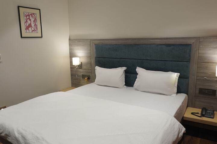 Room 3 of 6
