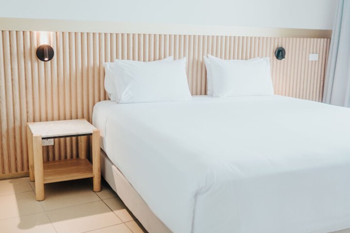Room 4 of 50