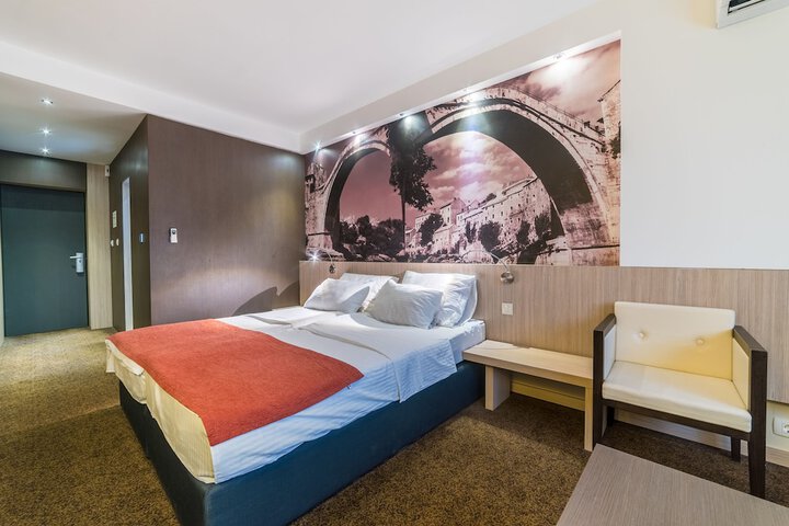 Room 59 of 103