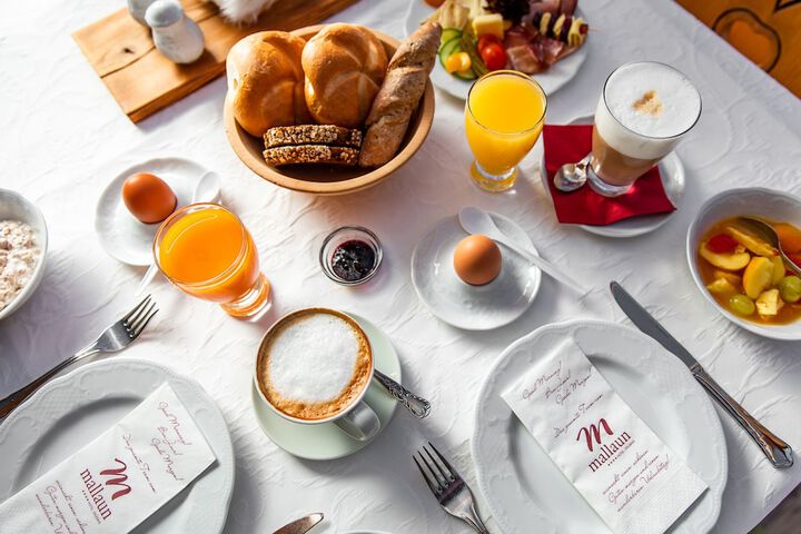 Breakfast/Coffee Service 103 of 131