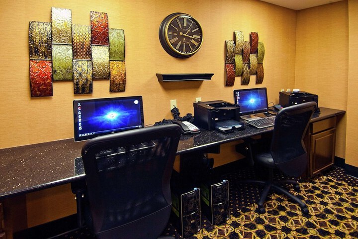 Business Center 35 of 37