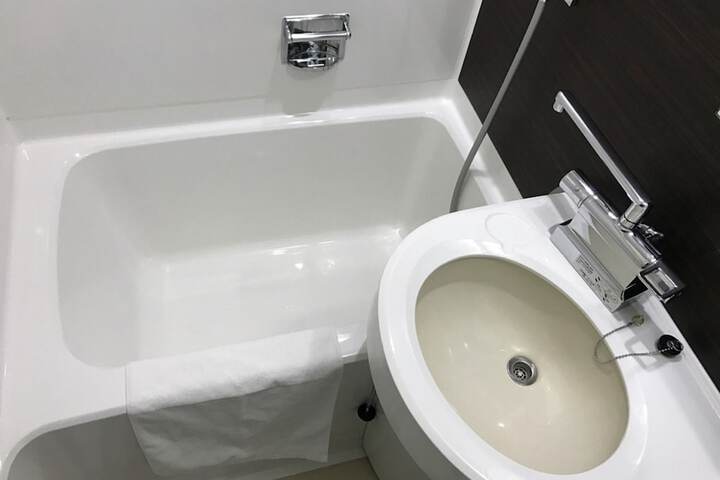 Room 14 of 22
