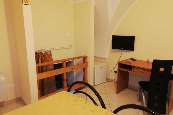 Room 2 of 11