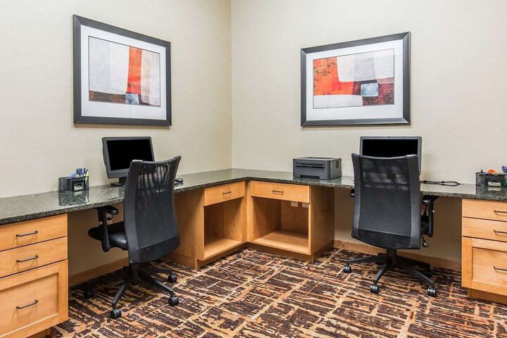 Business Center 45 of 46