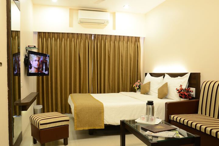Room 5 of 24