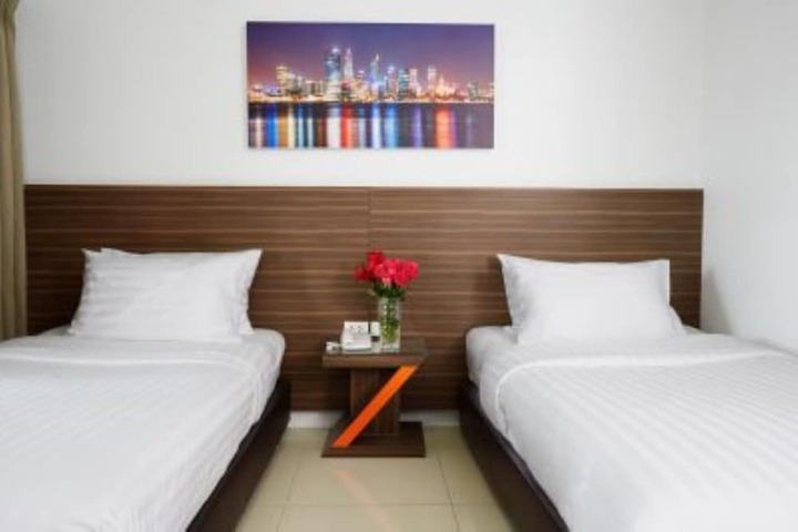 Room 4 of 35