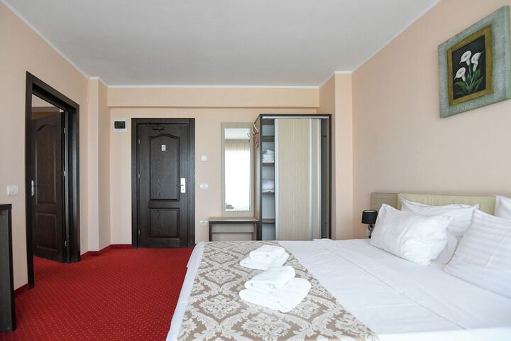 Room 5 of 23