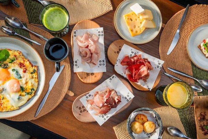 Breakfast/Coffee Service 38 of 47