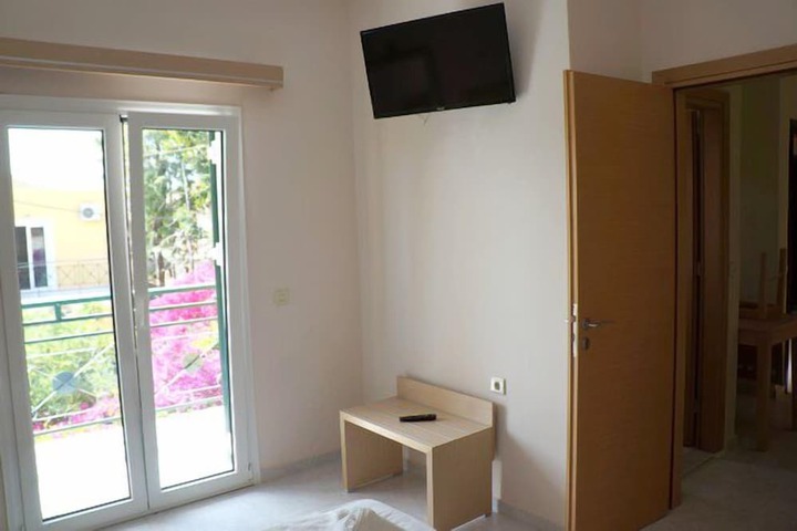 Room 3 of 35