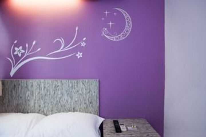 Room 50 of 93