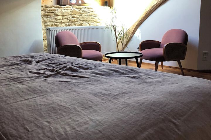 Room 8 of 14