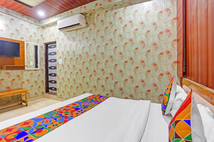 Room 8 of 26