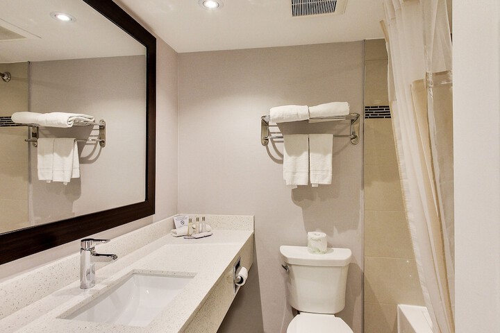 Room 12 of 15