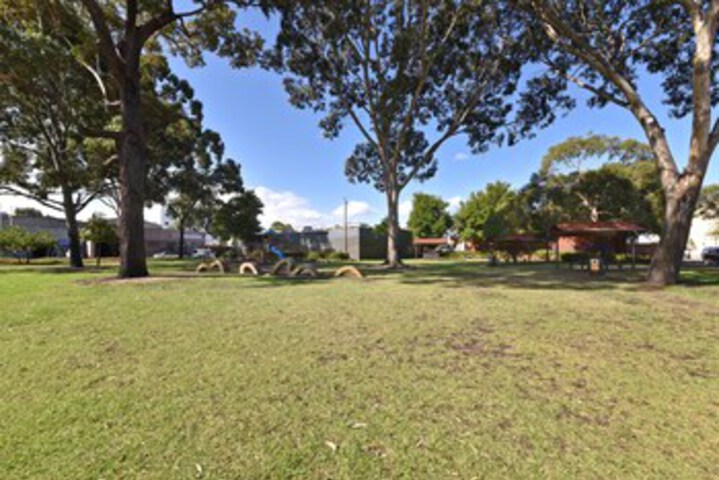 Hotel Exterior 6 of 19