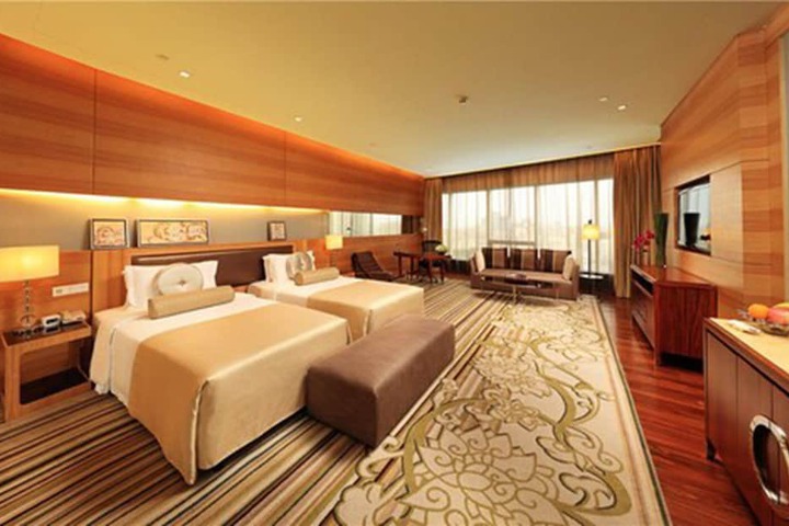 Room 10 of 53