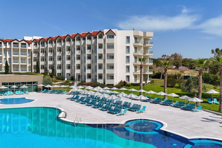 Hotel 384 of 417