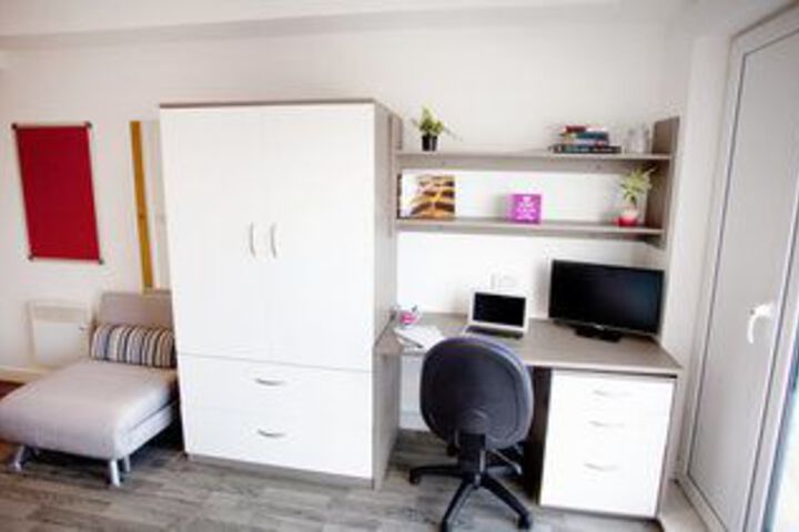 Room 14 of 34