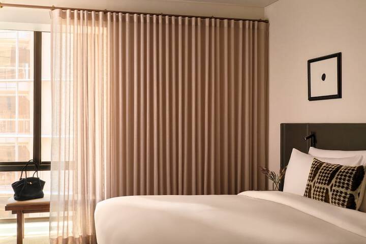 Room 26 of 150
