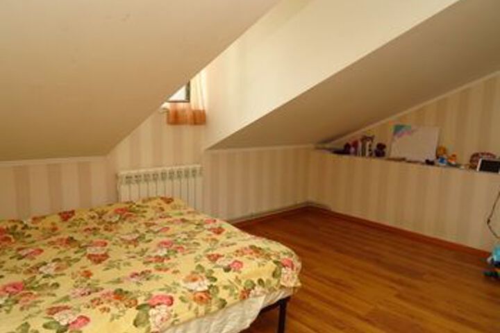 Room 13 of 20