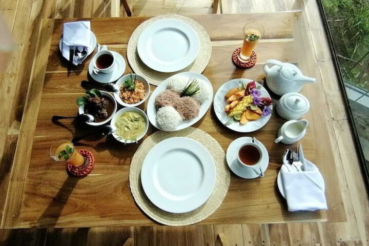 Dining 76 of 117