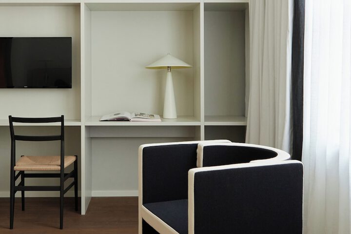 Room 18 of 40