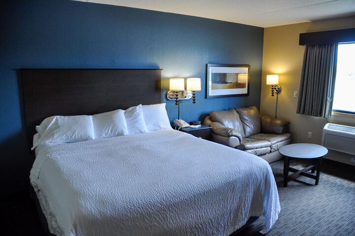 1 King Bed (12 of 22)