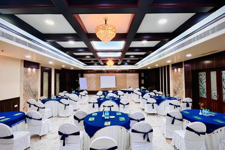 Ballroom/Hall 27 of 46