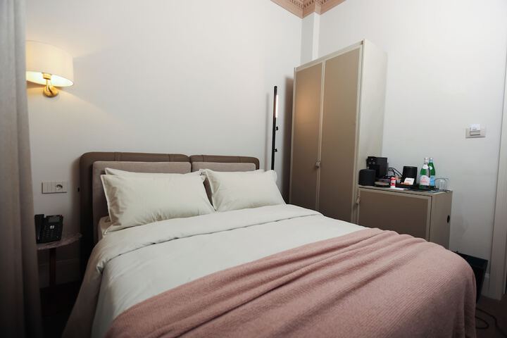 Room 40 of 72