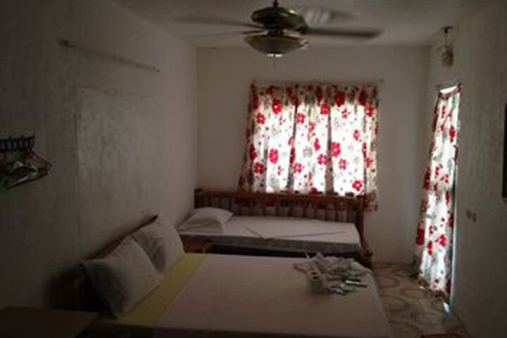 Room 17 of 28