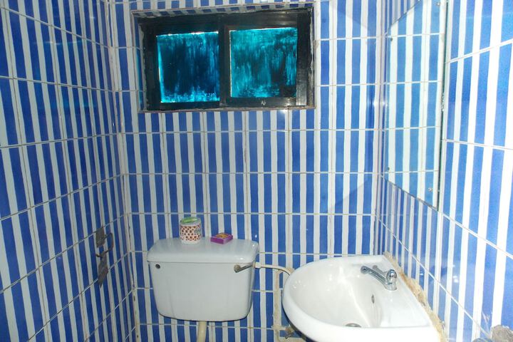 Room 10 of 17