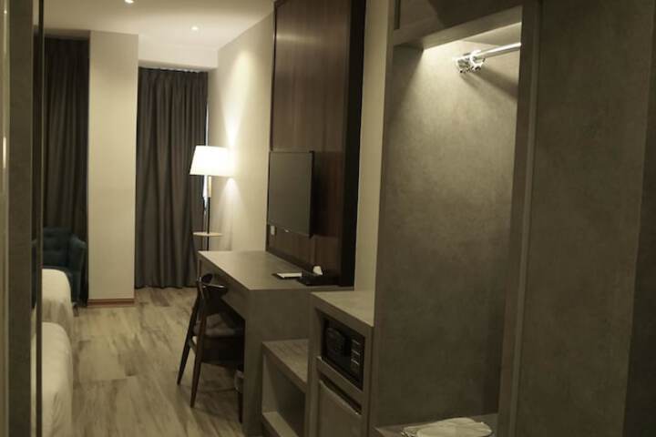 Room 21 of 52