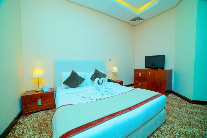 Room 15 of 32
