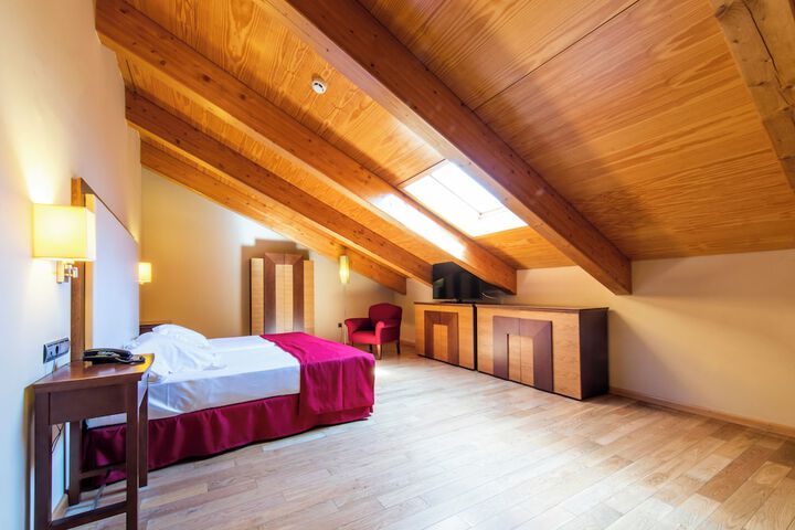 Room 25 of 105