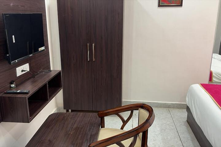 Room 19 of 44