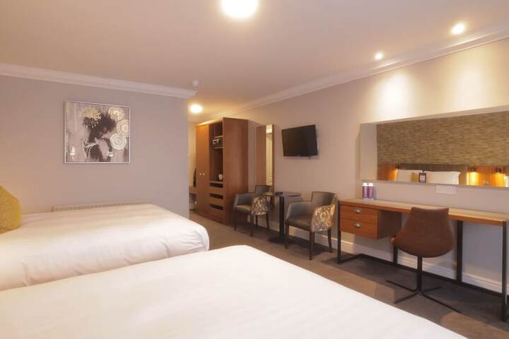 Room 8 of 27