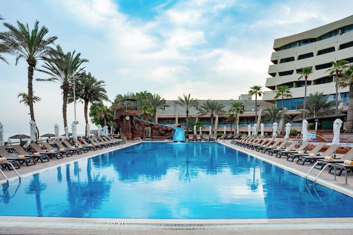 Pool Hotel