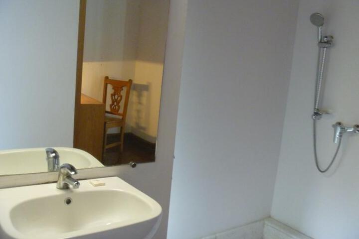 Room 3 of 6