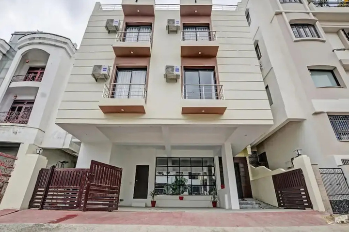 FabHotel Dream Inn I