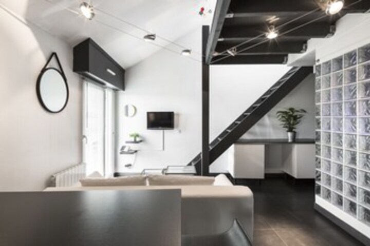 Room 6 of 13