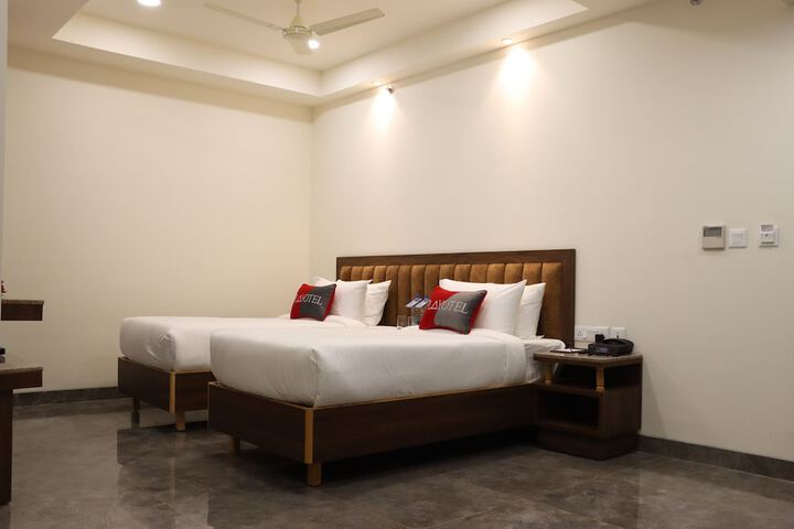 Room 11 of 35